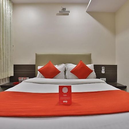 New Rajdhani Hotel Vadodara Exterior photo