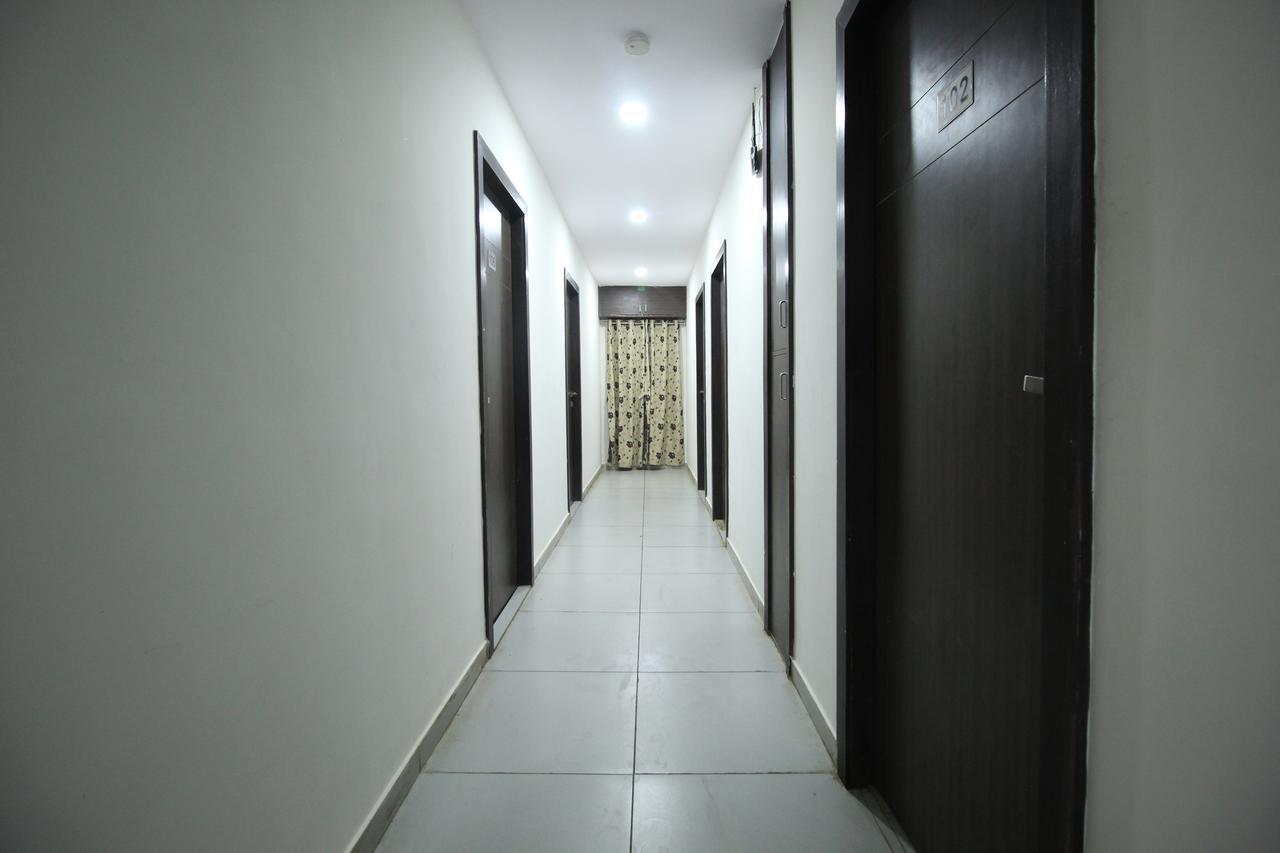 New Rajdhani Hotel Vadodara Exterior photo