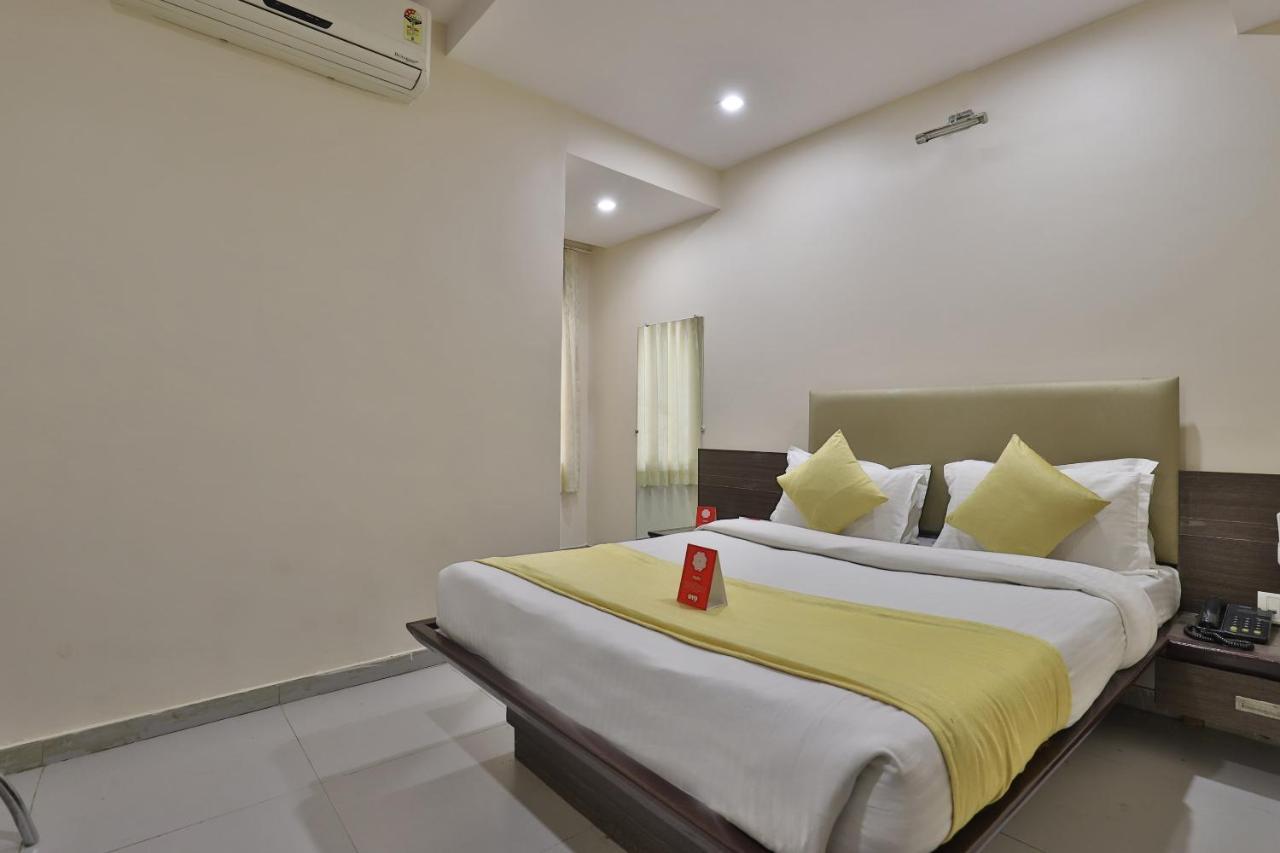 New Rajdhani Hotel Vadodara Exterior photo