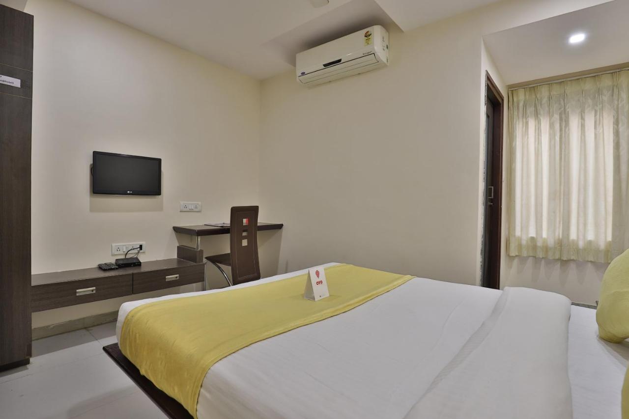 New Rajdhani Hotel Vadodara Exterior photo